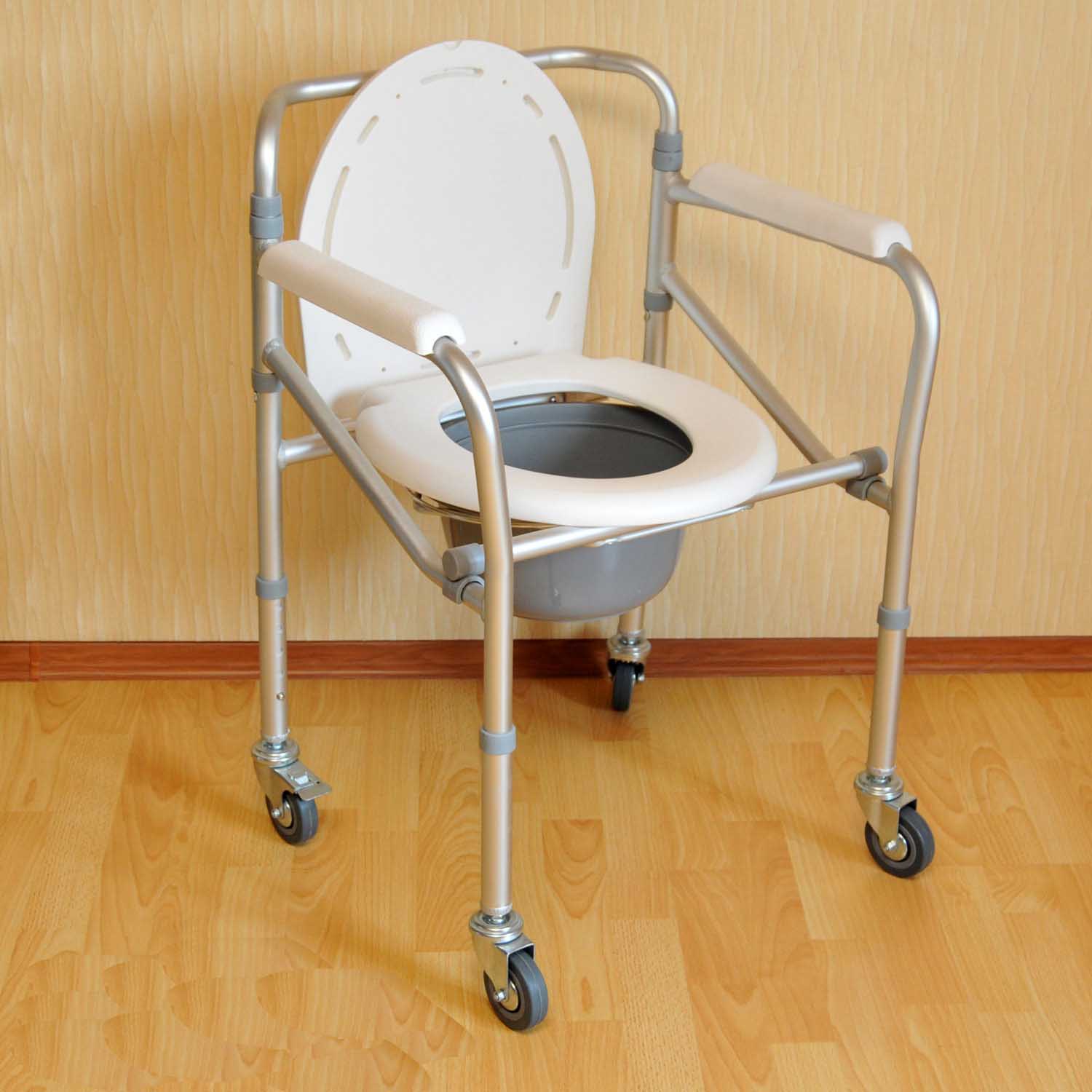 Кресло – стул с санитарным оснащением на колесиках